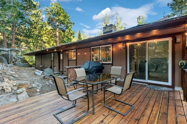 Building Photo - 275 Paiute Dr