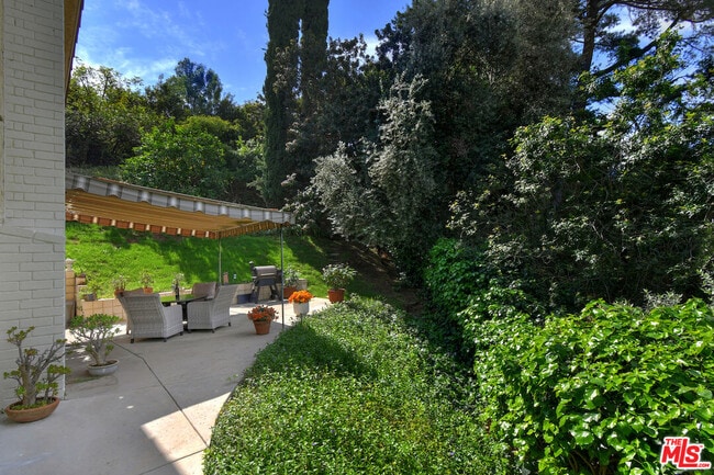 Building Photo - 16142 Bayberry Pl