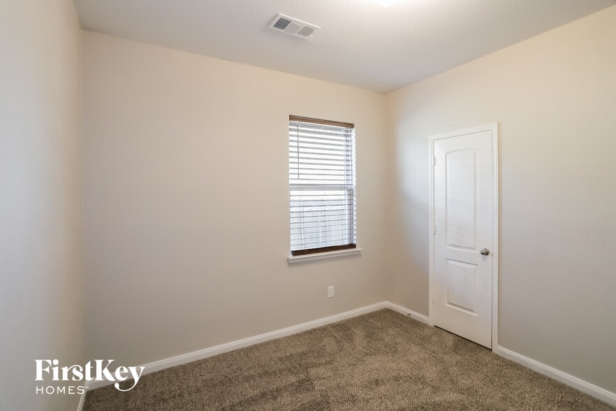 Building Photo - 2205 Old Harbor Way