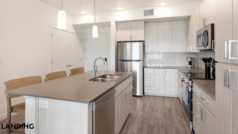 Building Photo - 1760 S Crismon Rd