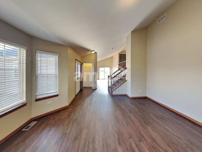 Building Photo - 26251 W Bayberry Ct