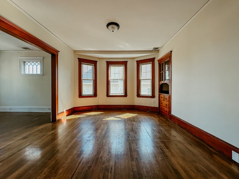 Building Photo - 34 Brooksdale Rd