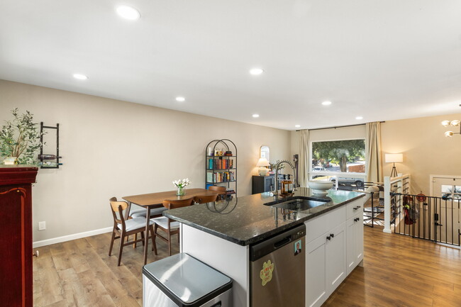 Building Photo - 3040 Garland Terrace