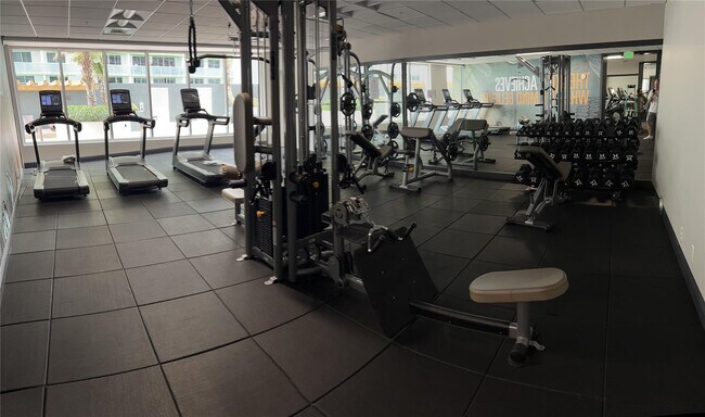 Building Photo - 1750 N Bayshore Dr