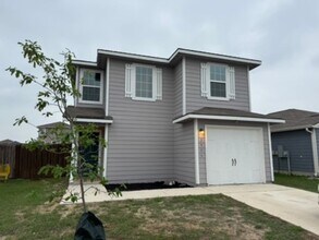 Building Photo - 3-Bedroom Home in Southeast San Antonio with Spacious Backyard & Open Layout