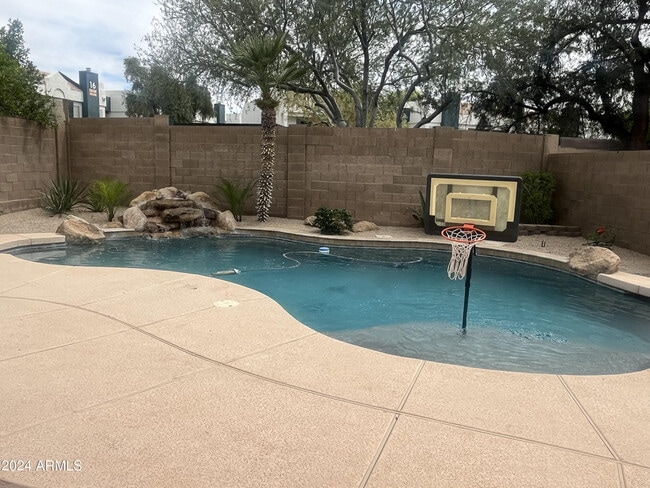 Building Photo - 11271 E Poinsettia Dr