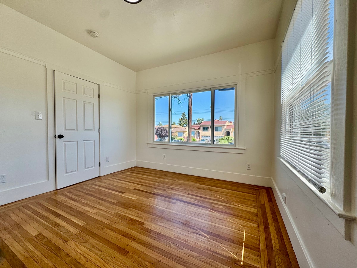 Building Photo - 835 40th St