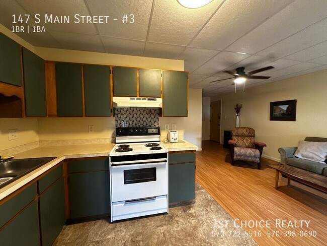 Building Photo - 147 S Main St