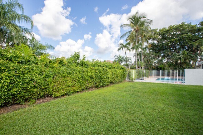 Building Photo - 10881 La Salinas Cir