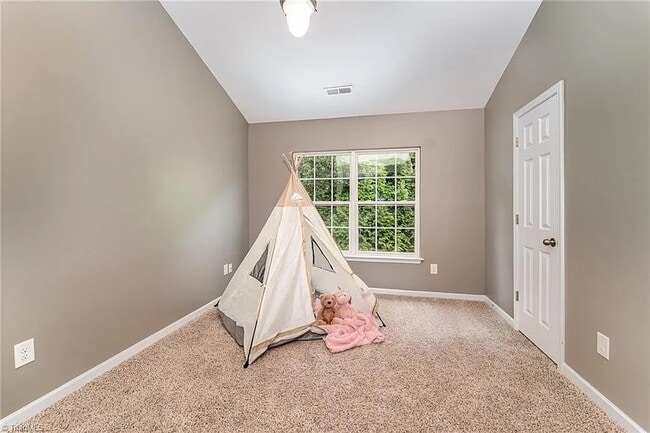 Building Photo - 660 Grasswren Way