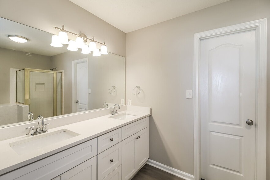 Building Photo - 17 Arbor Cove Dr
