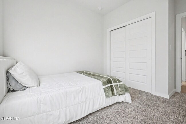 Building Photo - 12677 Viendo Norte Dr