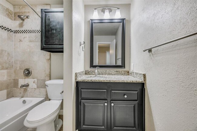 Building Photo - 8601 Park Ln