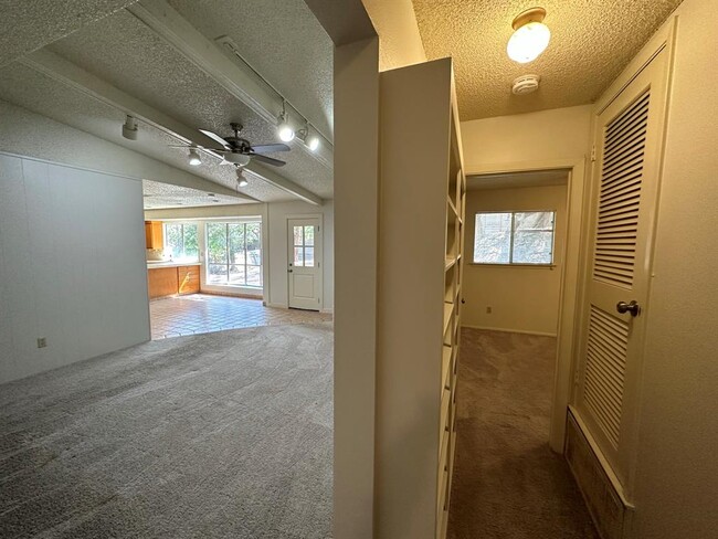 Building Photo - 2314 Farnswood Cir