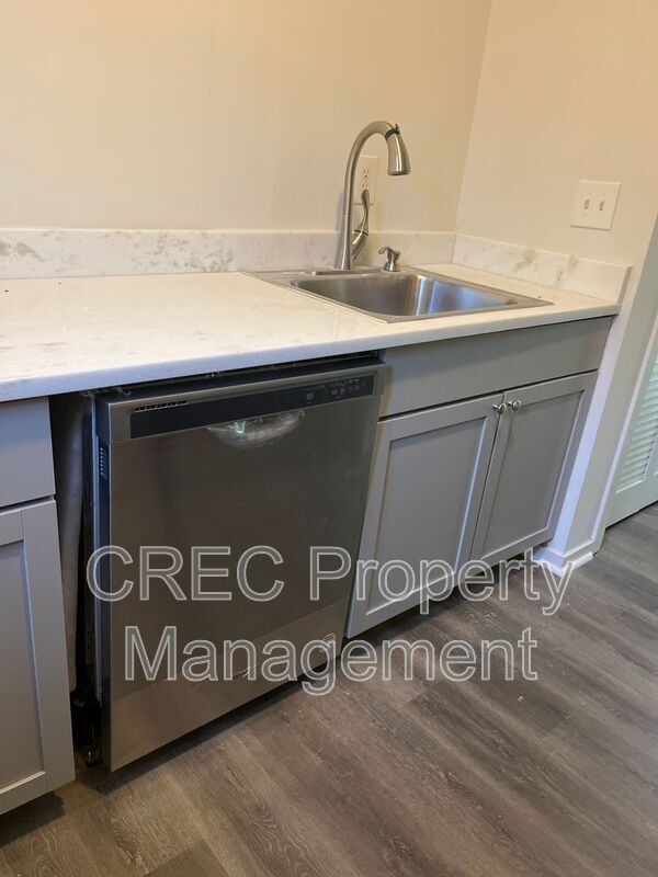 Building Photo - 2757 Jobee Dr