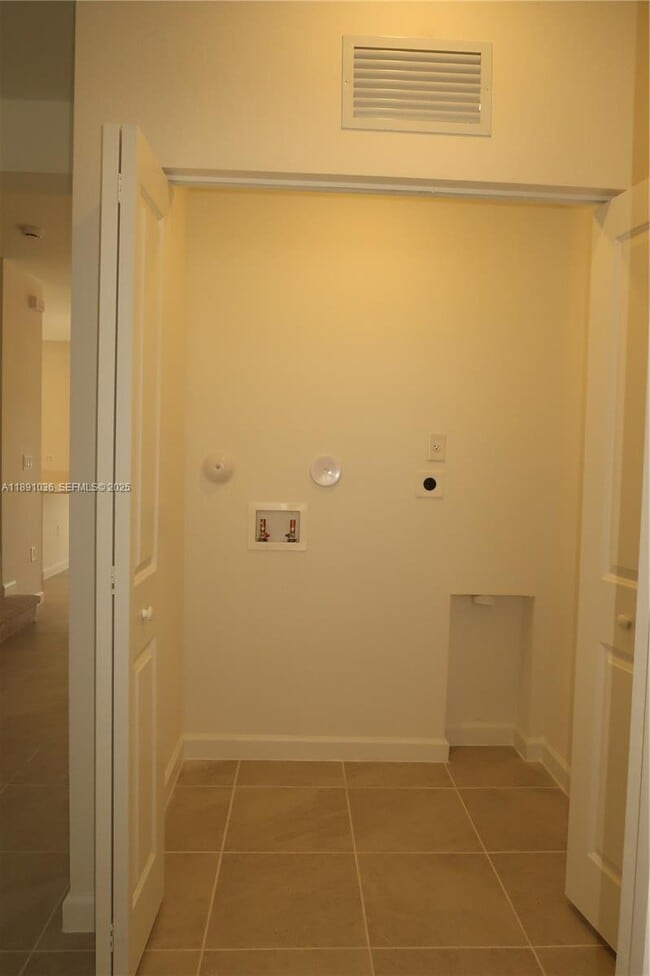 Building Photo - 1509 SE 27th Rd