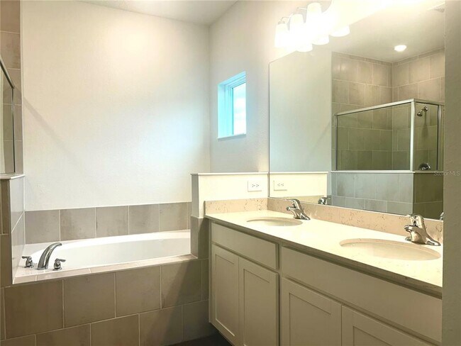 Building Photo - 1103 NW 44th Court Rd