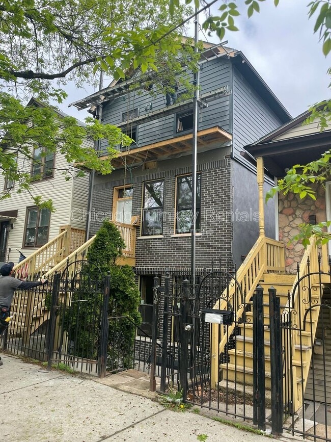 Building Photo - 2624 W 24th St