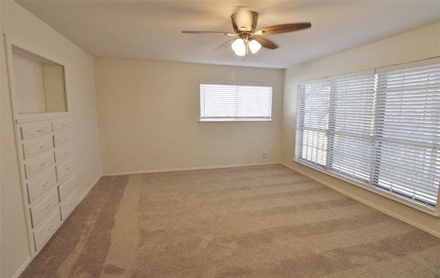 Building Photo - 313 Woodhaven Dr