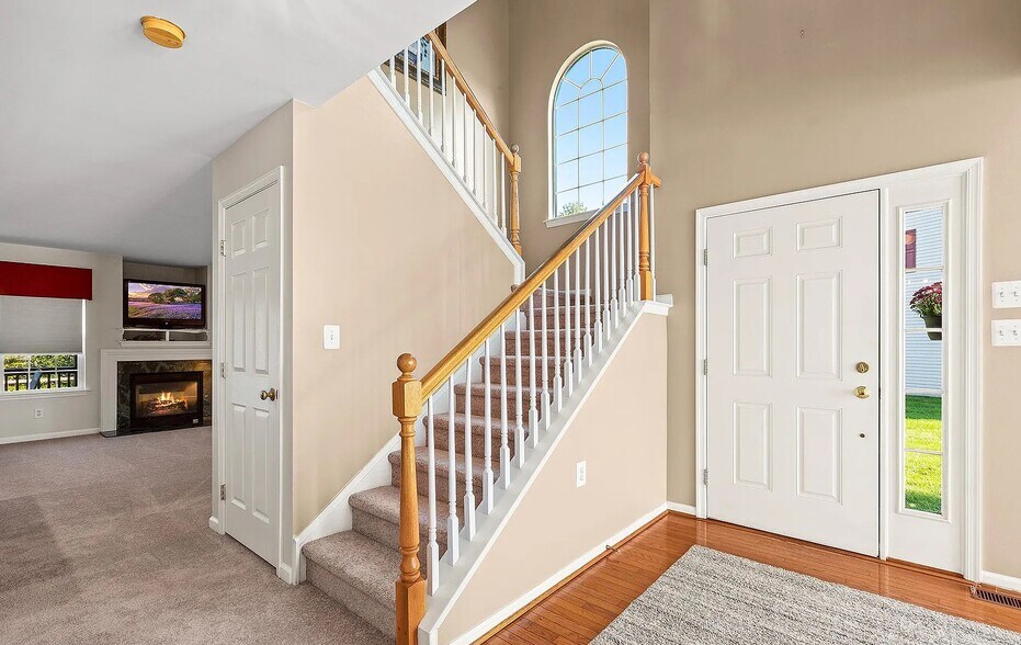 Building Photo - 387 Wheatfield Cir