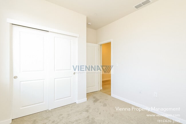 Building Photo - 3935 Prairie Blues St