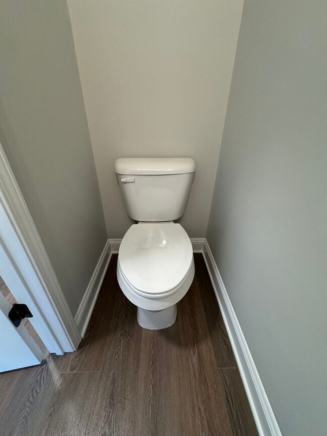 Building Photo - NEWER 4/2.5 House in Armuchee-$2,195