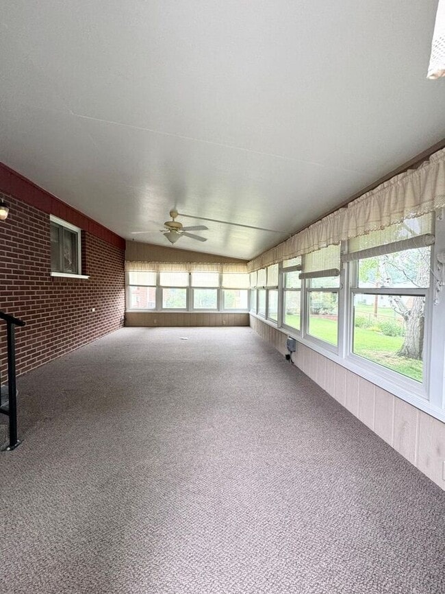 Building Photo - 4 Bedroom - 2 Bath Ranch Style Home with 2...
