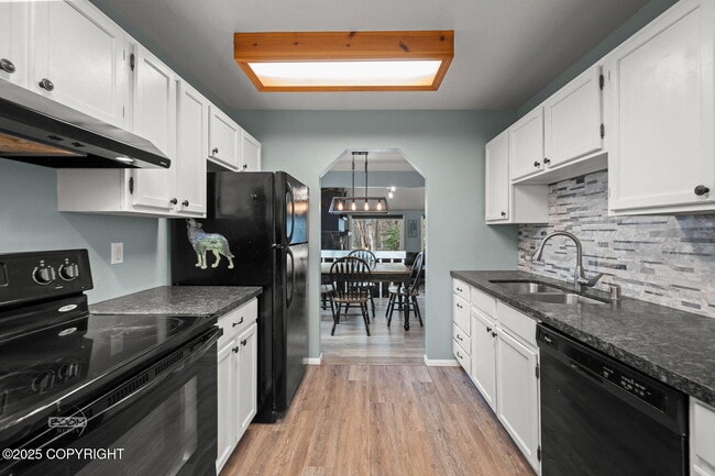 Building Photo - 22355 Whispering Birch Dr