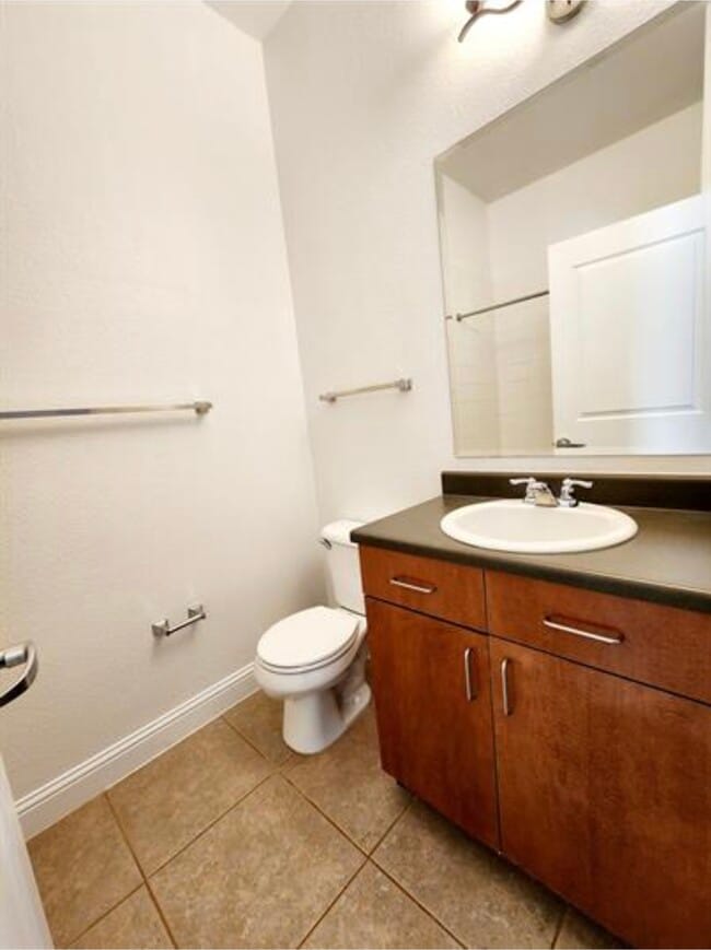 Building Photo - 5401 S Park Terrace Ave