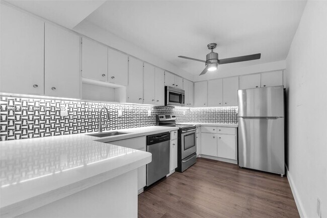 Building Photo - 1051 Meridian Ave