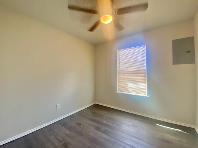 Building Photo - 3 bedroom near I-27 now available.