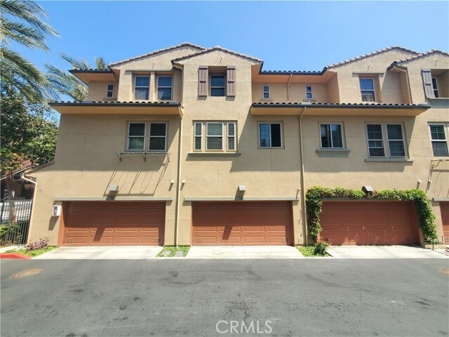 Building Photo - 306 District Ct