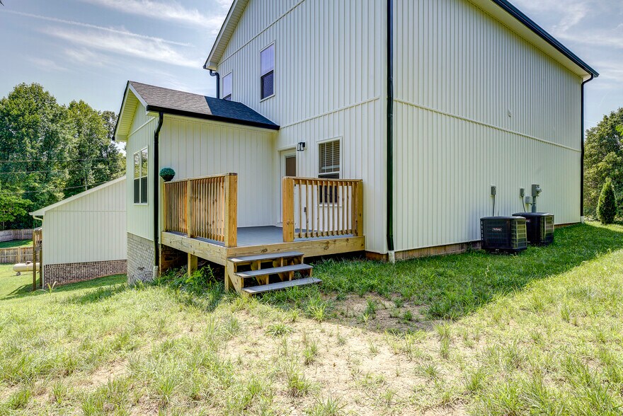 Building Photo - 872 Ava Dr