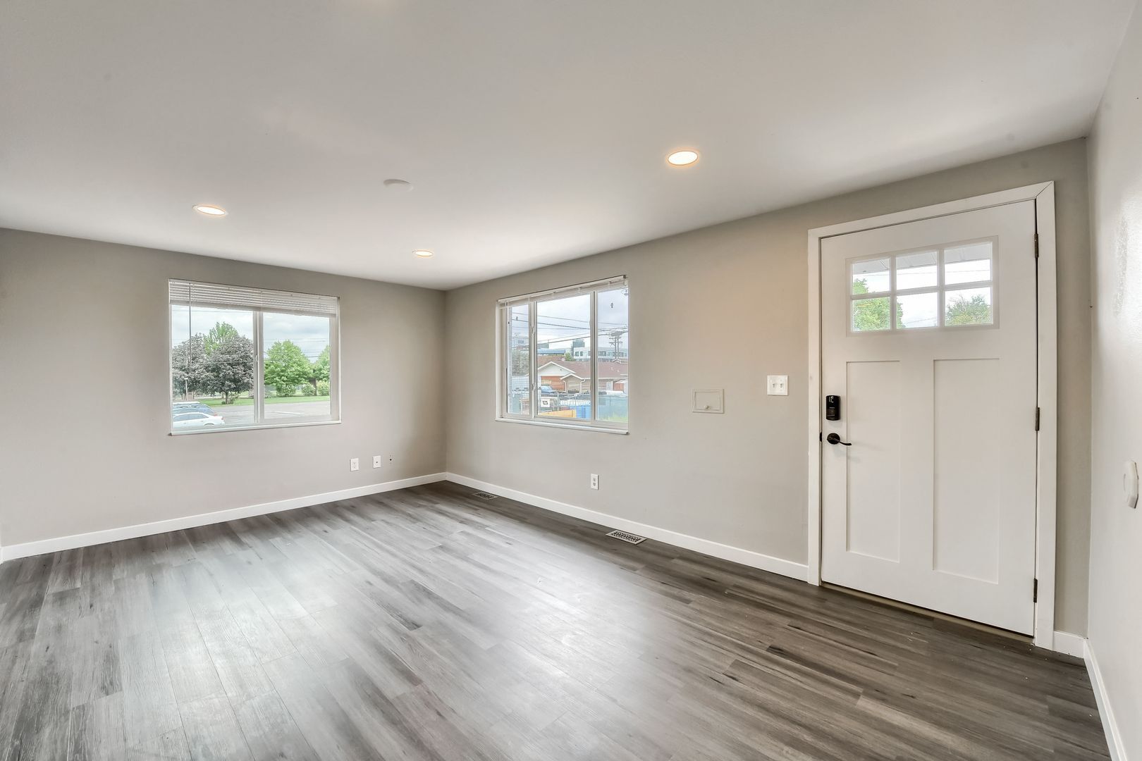 Building Photo - 6045 W Byers Pl