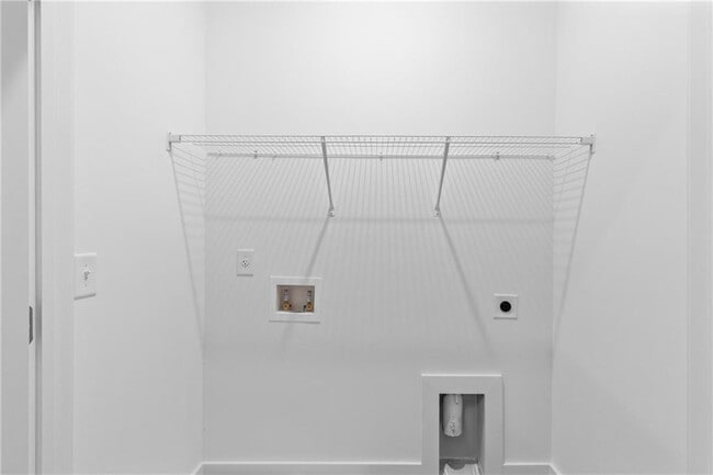 Building Photo - 201 New St