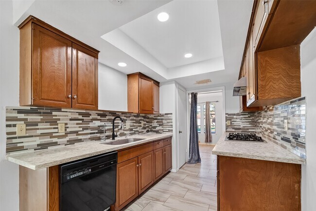 Building Photo - 10706 Sagebluff Dr