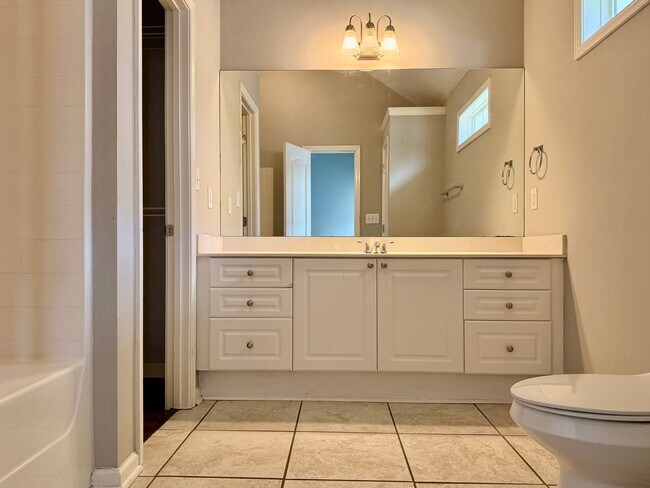 Building Photo - 3 bed, 2 bath home in Calera