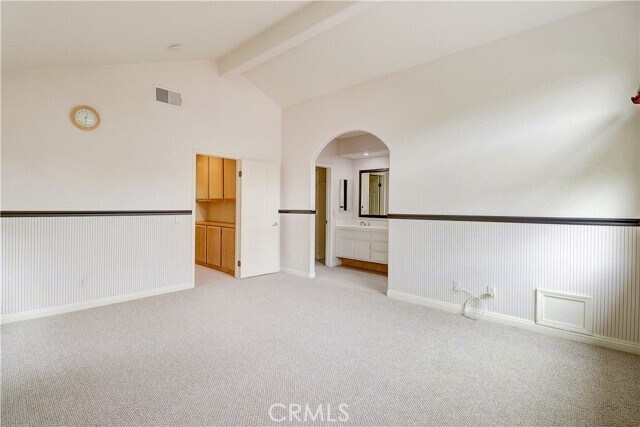 Building Photo - 22 Matisse Cir
