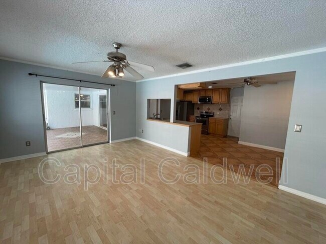 Building Photo - 12813 Starling Dr
