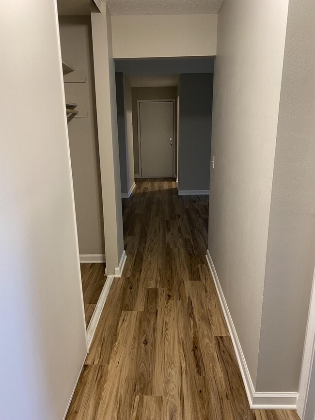 Building Photo - 814 Old Settlers Trail