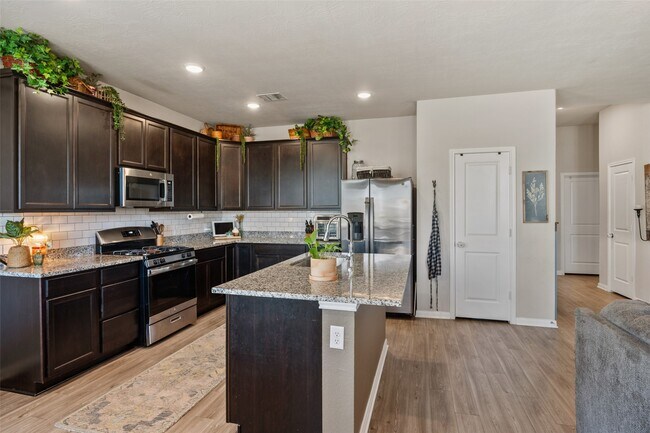 Building Photo - 11947 Sunshine Park Dr N