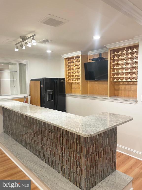 Building Photo - 9309 Main St