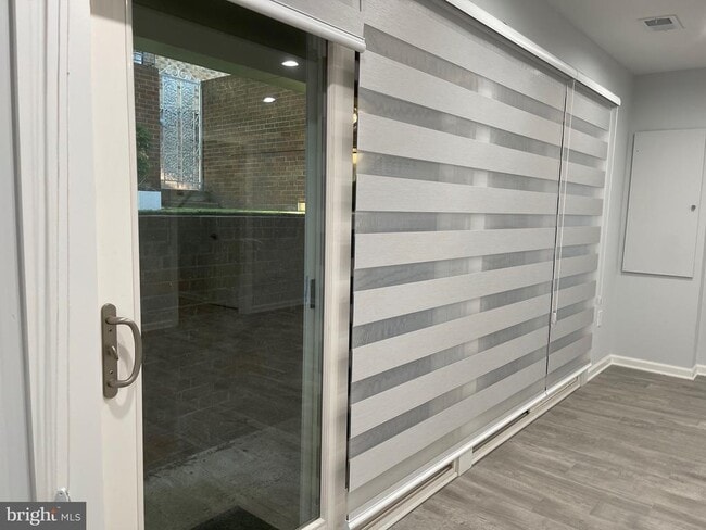 Building Photo - 519 G St SW