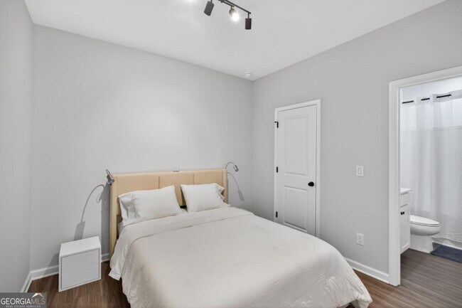 Building Photo - 1445 Creekside Cir NW