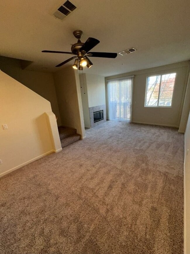 Building Photo - Nor Cal Realty, Inc. - 2 bedroom, 2.5 bath townhouse with 2 car garage