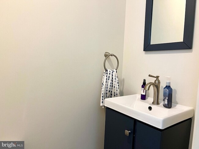 Building Photo - 46 W Pittsfield St