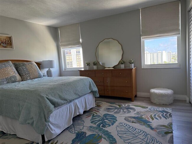 Building Photo - 3015 N Ocean Blvd