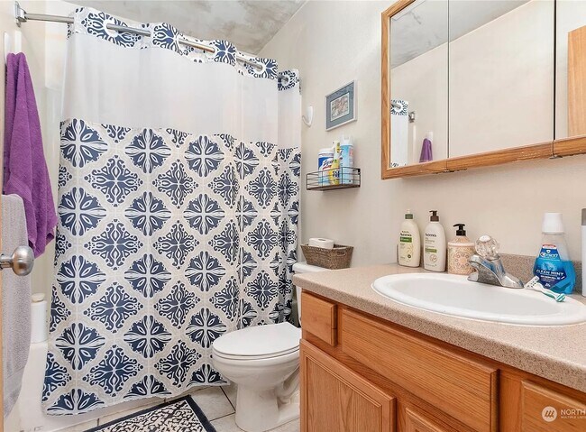 Building Photo - 2296 James Cir