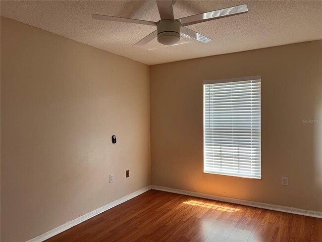Building Photo - 3900 Oak Pointe Blvd