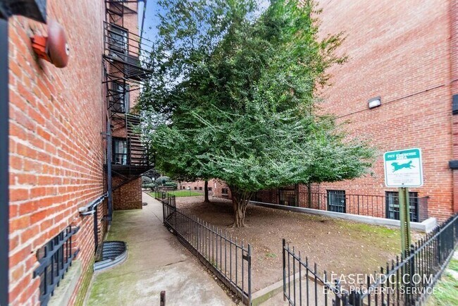 Building Photo - 1438 Meridian Pl NW